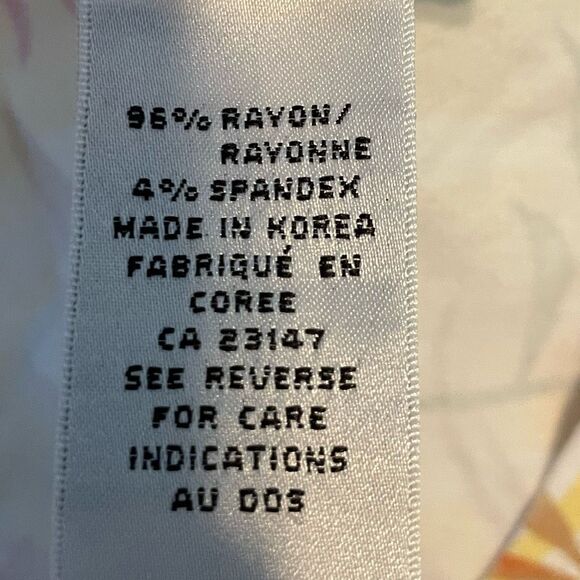 Talbots Floral Print Tee Yellow Pink Green Short Sleeve Crewneck Tropical Top SP - Picture 7 of 8